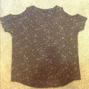 Cold Shoulder Hi-Low Top